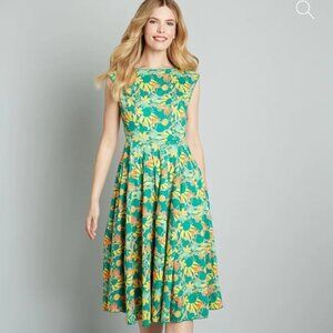 Bright & Beautiful Astrid Holiday Trip Dress,  NWT Size 2 Mod Cloth Retro Floral